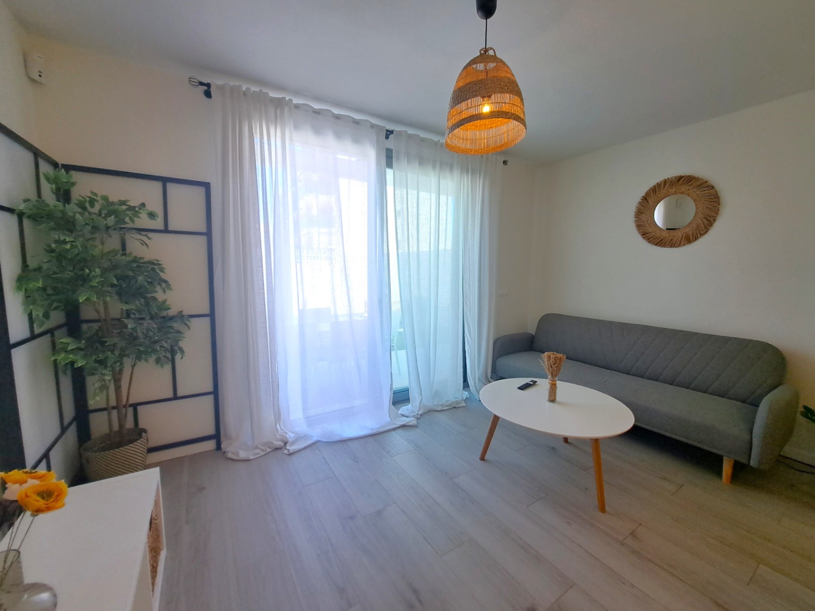 Apartamento en planta baja con gran terraza junto al Club Náutico de Dénia