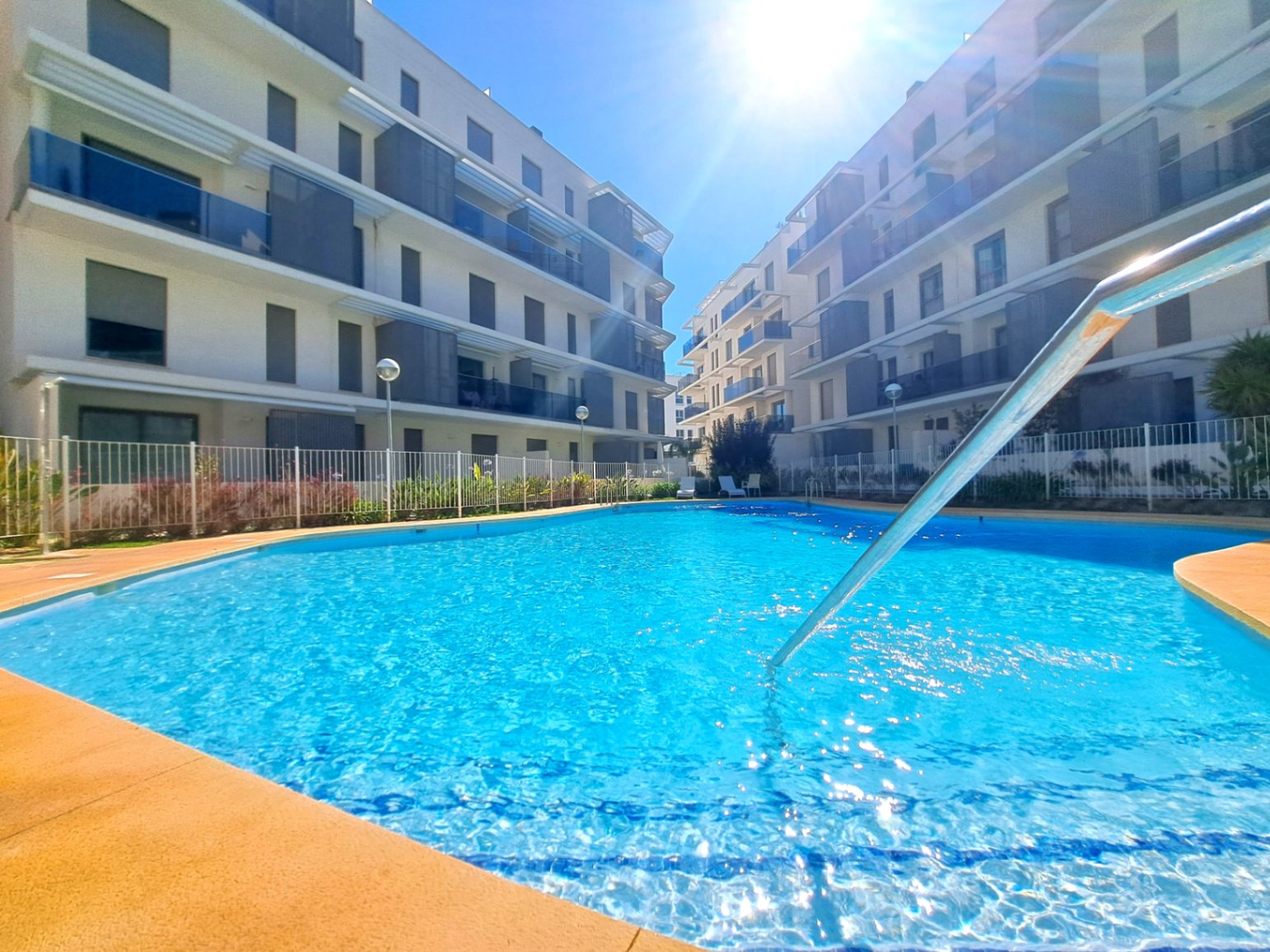 Apartamento en planta baja con gran terraza junto al Club Náutico de Dénia