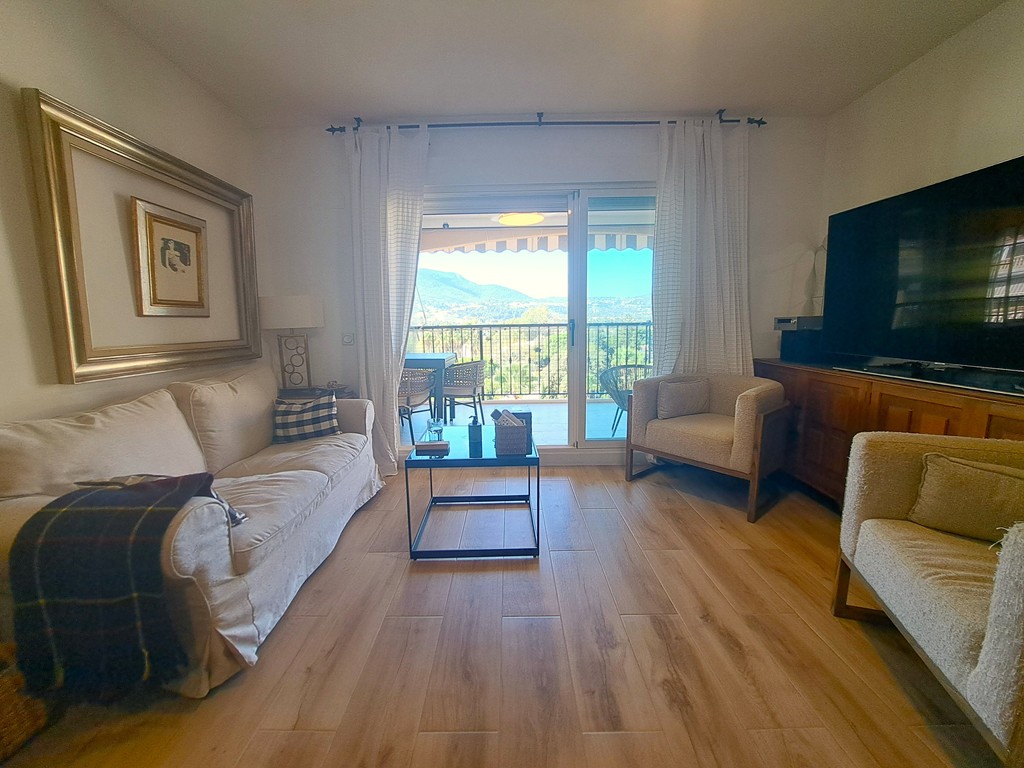 Apartment with pool and views of Montgó for sale in Dénia
