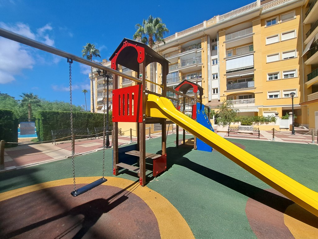 Apartment with pool and views of Montgó for sale in Dénia