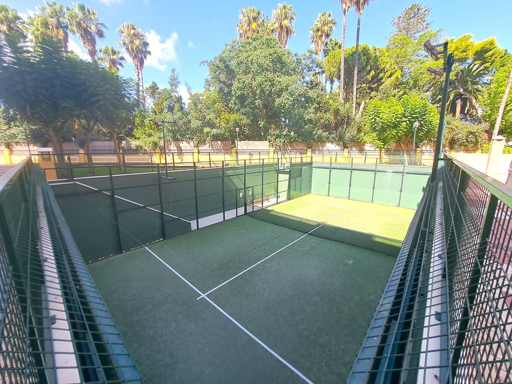 Apartment with pool and views of Montgó for sale in Dénia