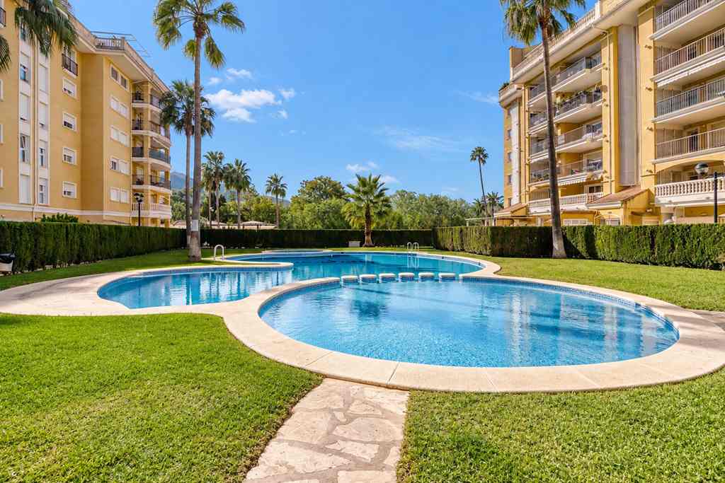 Wohnung mit Pool und Blick auf den Montgó zu verkaufen in Dénia.