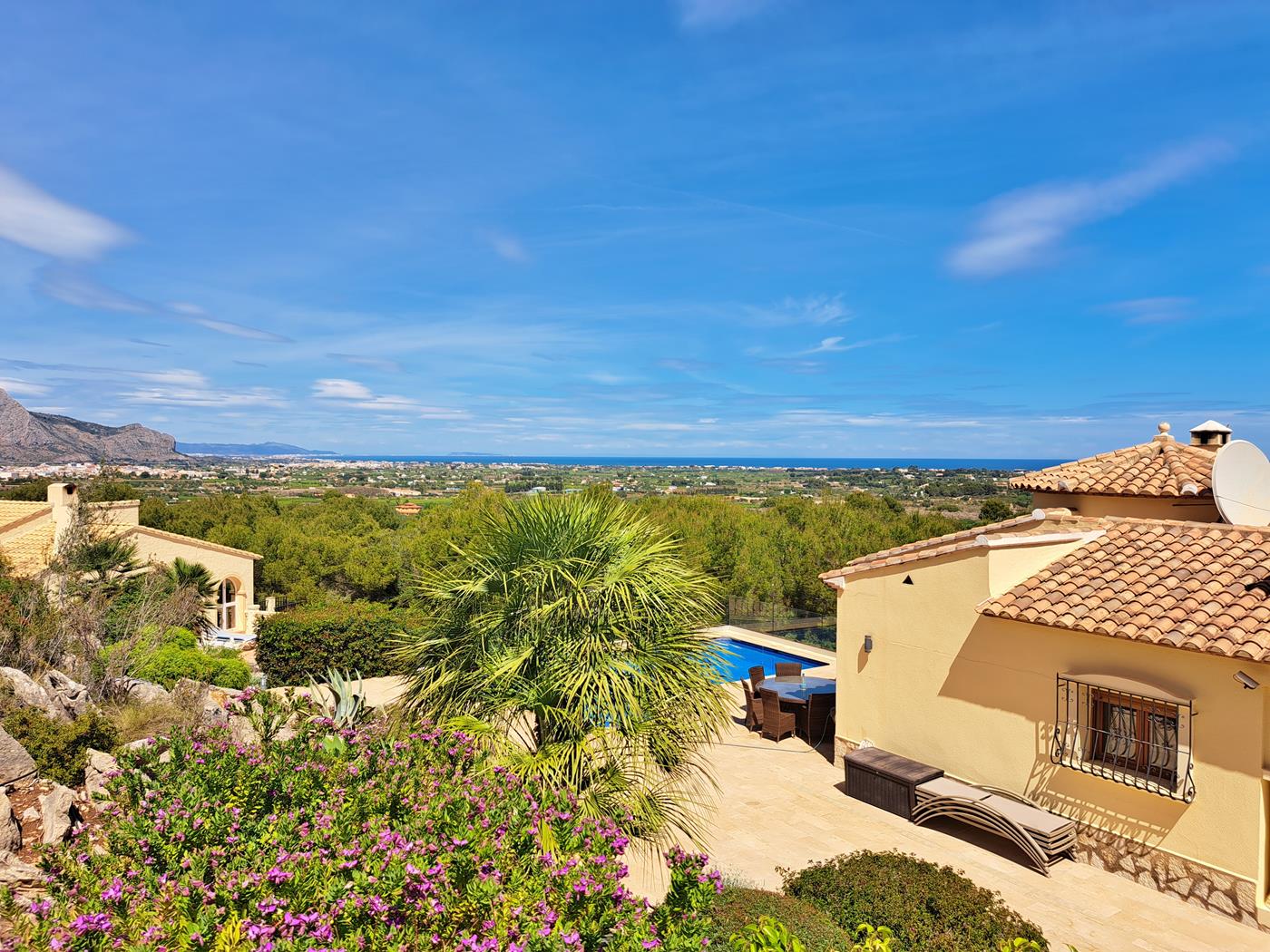 Villa for sale in La Sella Golf, Denia